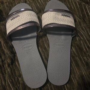 Havaianas Women's Black and Cream Sandals